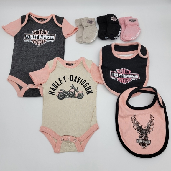 Pink Harley Davidson motorcycle diaper cake - Picture 15 of 15